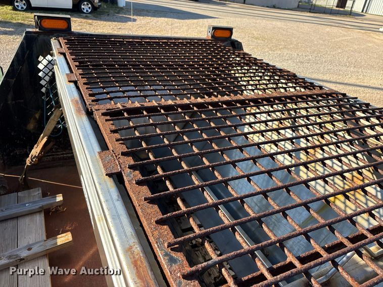 image for item ER3432 2008 Ford F350 dump flatbed pickup truck
