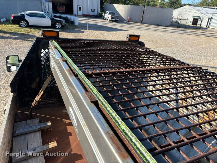 image for item ER3432 2008 Ford F350 dump flatbed pickup truck