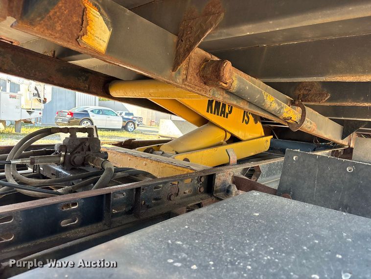 image for item ER3432 2008 Ford F350 dump flatbed pickup truck
