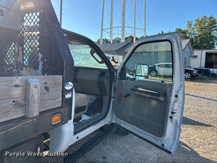 image for item ER3432 2008 Ford F350 dump flatbed pickup truck