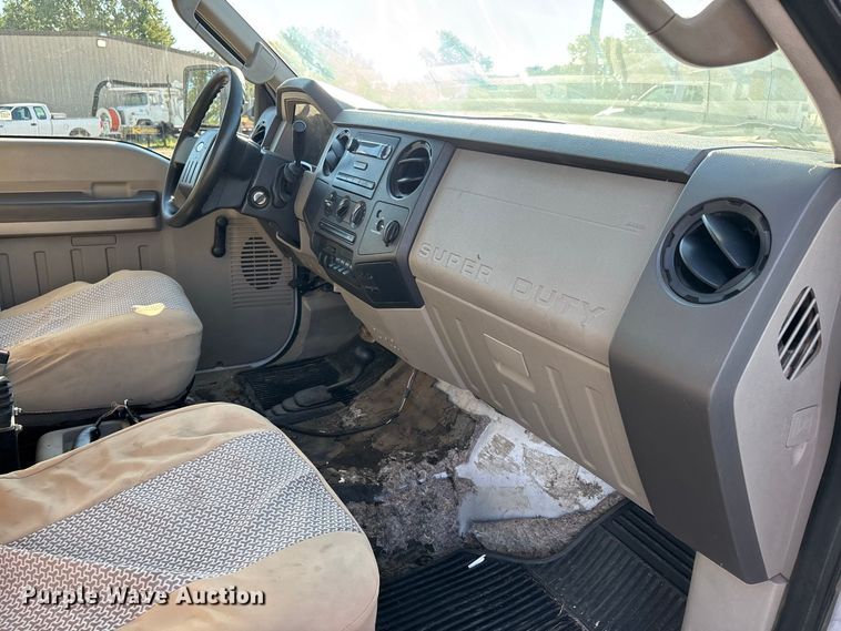 image for item ER3432 2008 Ford F350 dump flatbed pickup truck