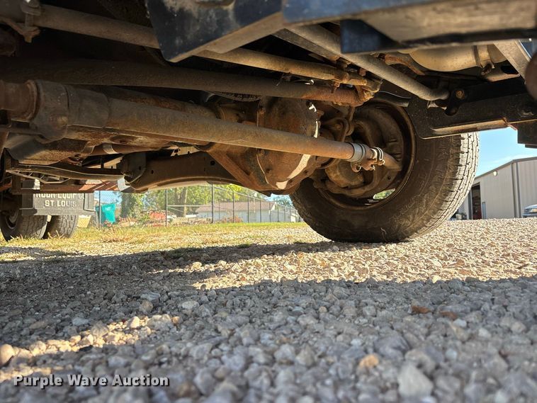 image for item ER3432 2008 Ford F350 dump flatbed pickup truck
