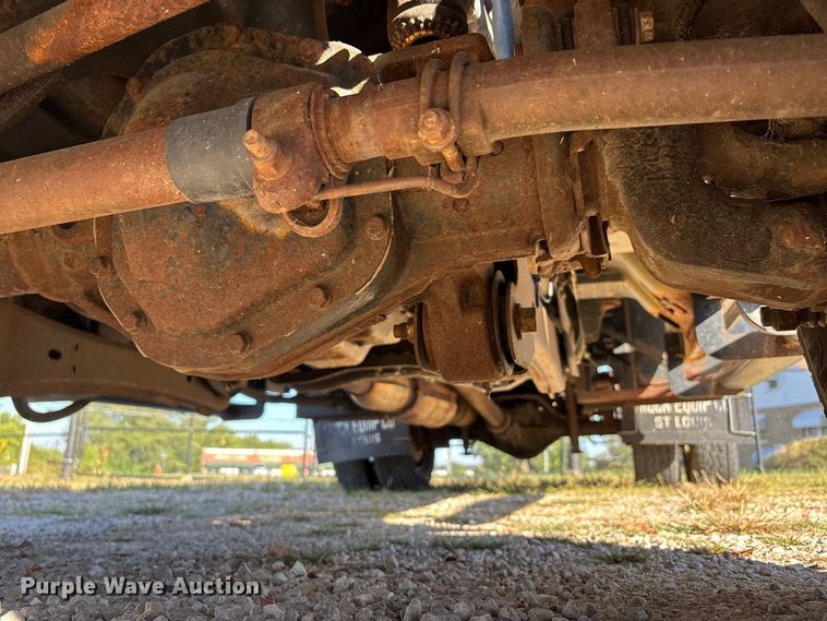 image for item ER3432 2008 Ford F350 dump flatbed pickup truck