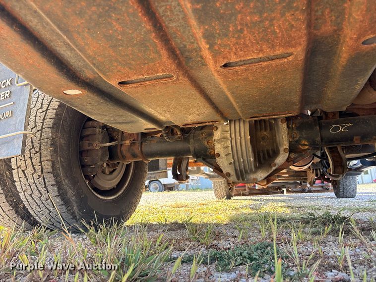 image for item ER3432 2008 Ford F350 dump flatbed pickup truck