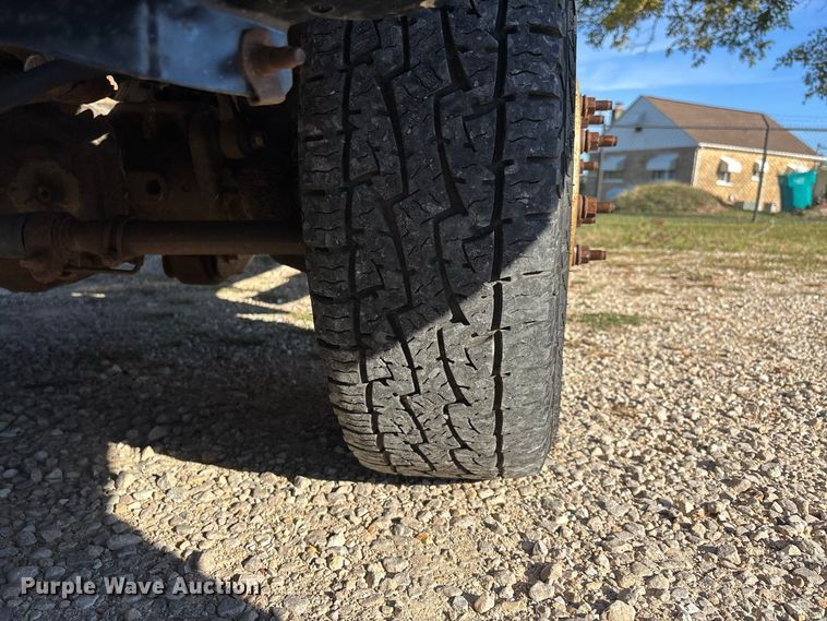 image for item ER3432 2008 Ford F350 dump flatbed pickup truck