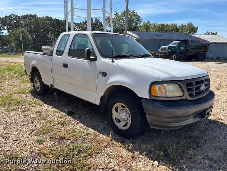 image for item ER3433 2003 Ford F150 XL Ext. Cab pickup truck
