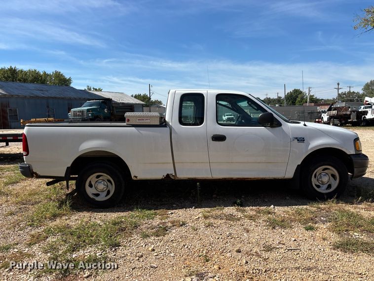 image for item ER3433 2003 Ford F150 XL Ext. Cab pickup truck