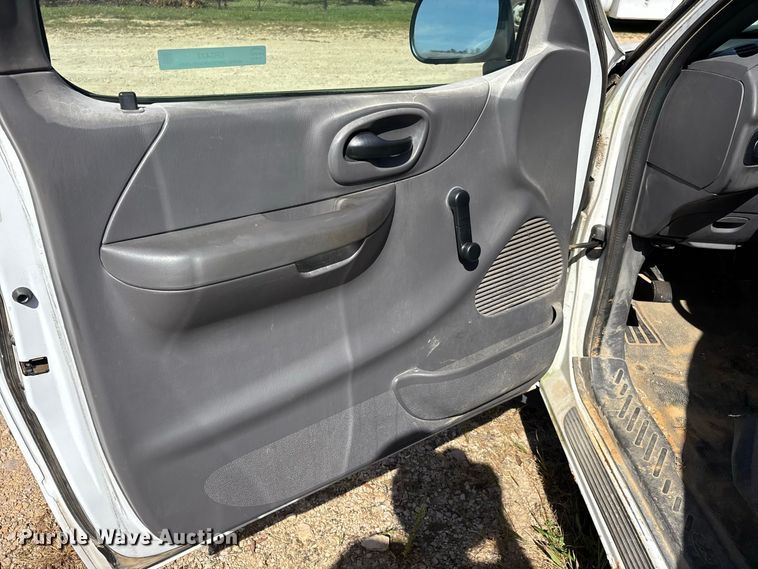 image for item ER3433 2003 Ford F150 XL Ext. Cab pickup truck