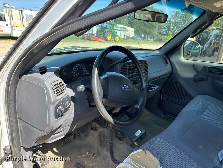 image for item ER3433 2003 Ford F150 XL Ext. Cab pickup truck