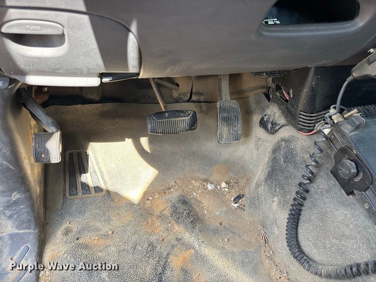 image for item ER3433 2003 Ford F150 XL Ext. Cab pickup truck