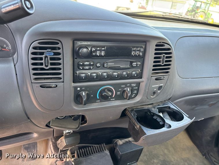 image for item ER3433 2003 Ford F150 XL Ext. Cab pickup truck