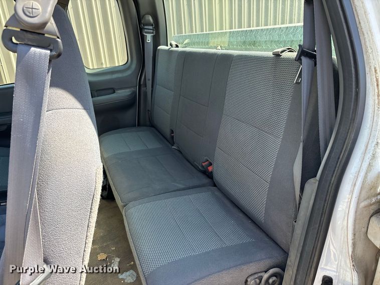 image for item ER3433 2003 Ford F150 XL Ext. Cab pickup truck