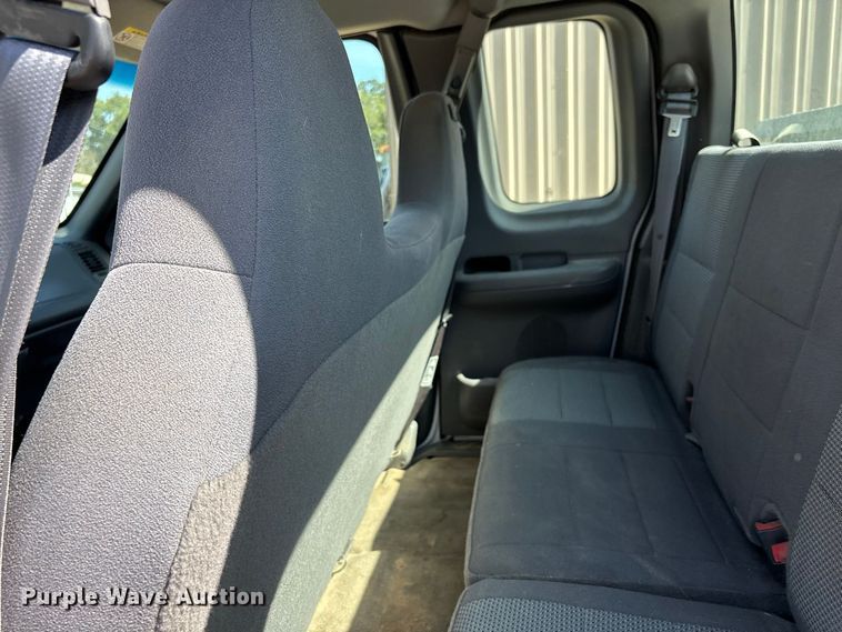 image for item ER3433 2003 Ford F150 XL Ext. Cab pickup truck