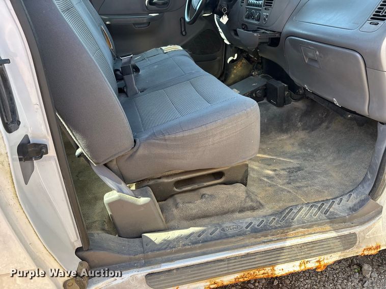 image for item ER3433 2003 Ford F150 XL Ext. Cab pickup truck