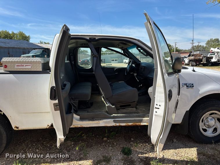 image for item ER3433 2003 Ford F150 XL Ext. Cab pickup truck