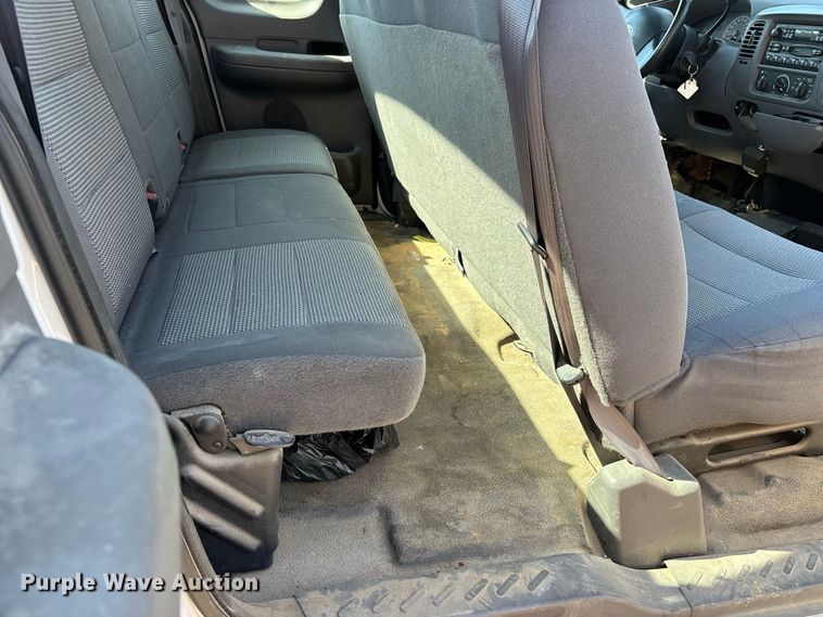 image for item ER3433 2003 Ford F150 XL Ext. Cab pickup truck