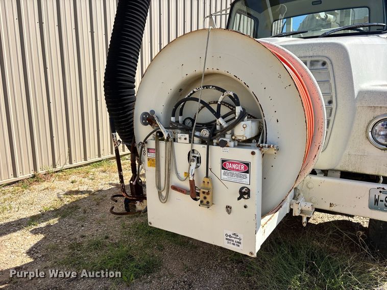 image for item ER3434 1986 Ford 8000 sewer jetter truck