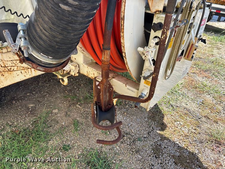 image for item ER3434 1986 Ford 8000 sewer jetter truck