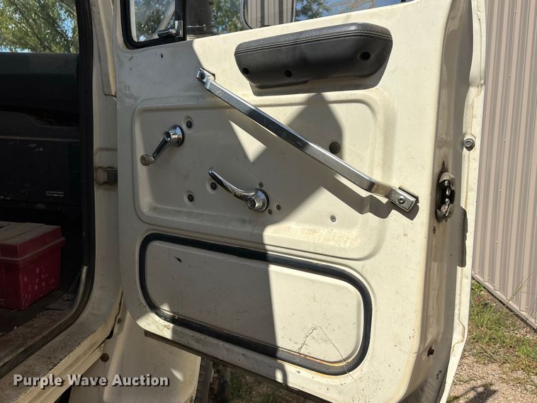 image for item ER3434 1986 Ford 8000 sewer jetter truck