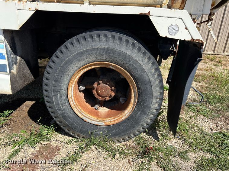 image for item ER3434 1986 Ford 8000 sewer jetter truck