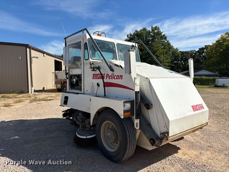 image for item ER3437 2005 Elgin Pelican Series P street sweeper truck
