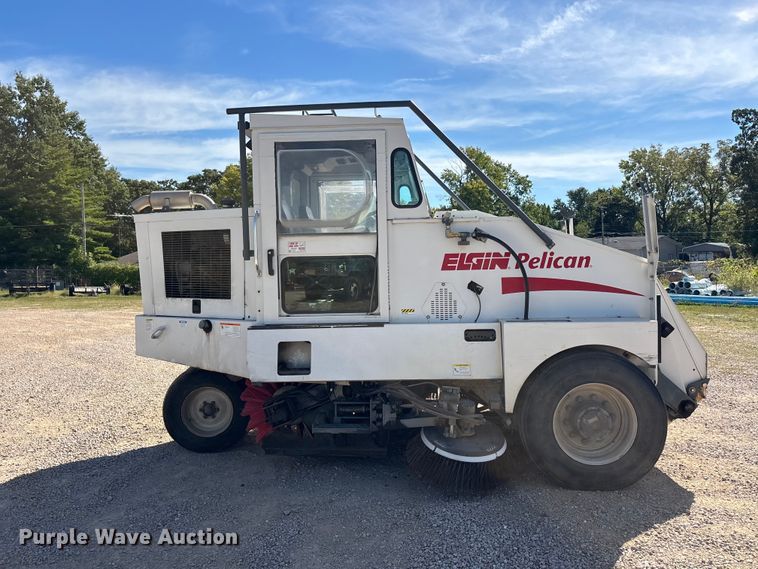 image for item ER3437 2005 Elgin Pelican Series P street sweeper truck