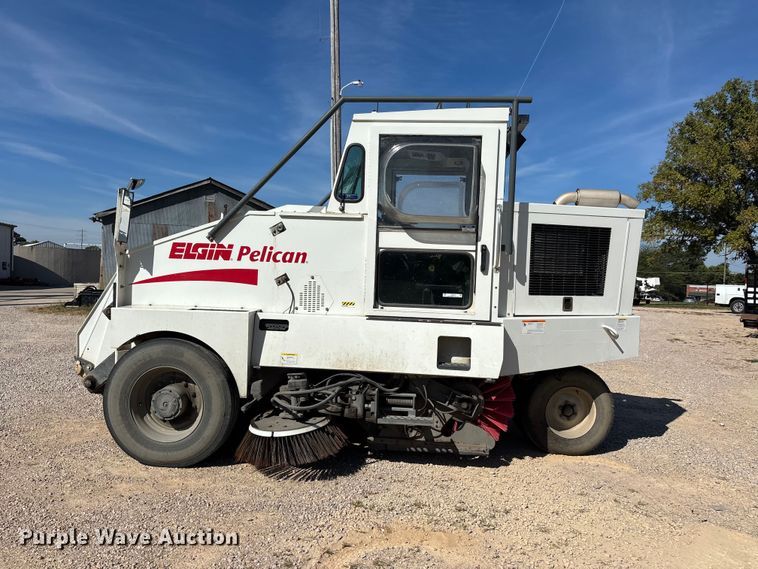 image for item ER3437 2005 Elgin Pelican Series P street sweeper truck