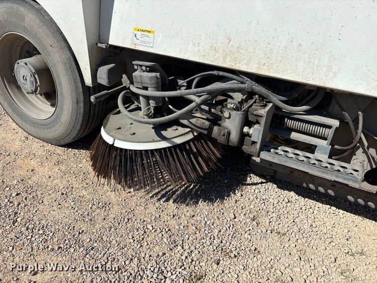 image for item ER3437 2005 Elgin Pelican Series P street sweeper truck