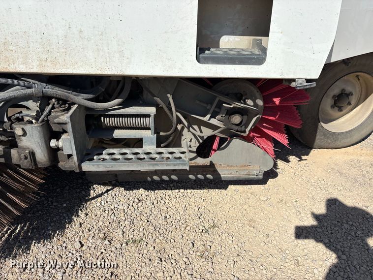 image for item ER3437 2005 Elgin Pelican Series P street sweeper truck