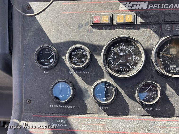 image for item ER3437 2005 Elgin Pelican Series P street sweeper truck