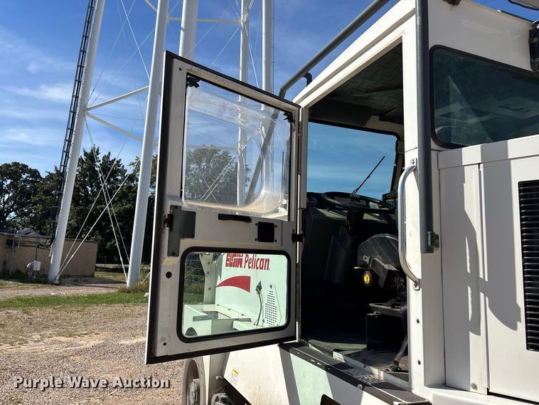 image for item ER3437 2005 Elgin Pelican Series P street sweeper truck
