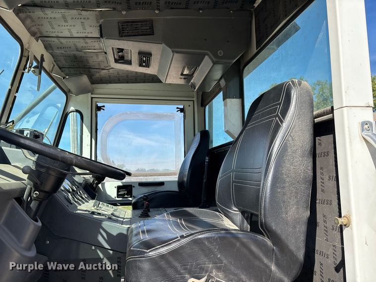 image for item ER3437 2005 Elgin Pelican Series P street sweeper truck