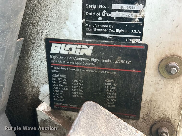 image for item ER3437 2005 Elgin Pelican Series P street sweeper truck