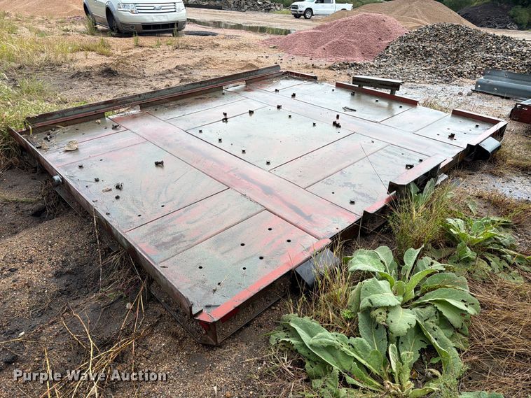image for item ES1125 Fauconniere truck mounted docking bed
