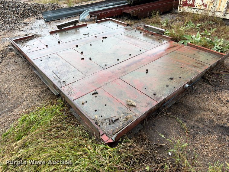 image for item ES1125 Fauconniere truck mounted docking bed