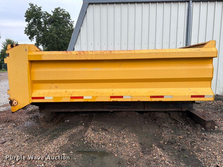 image for item ES1127 Dump truck bed