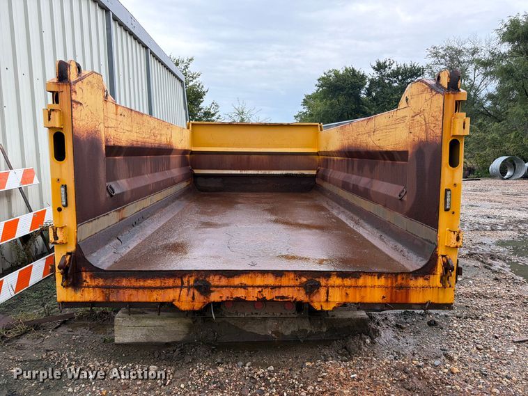 image for item ES1127 Dump truck bed