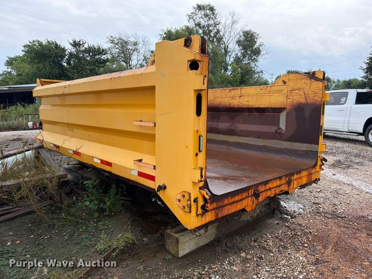 image for item ES1127 Dump truck bed