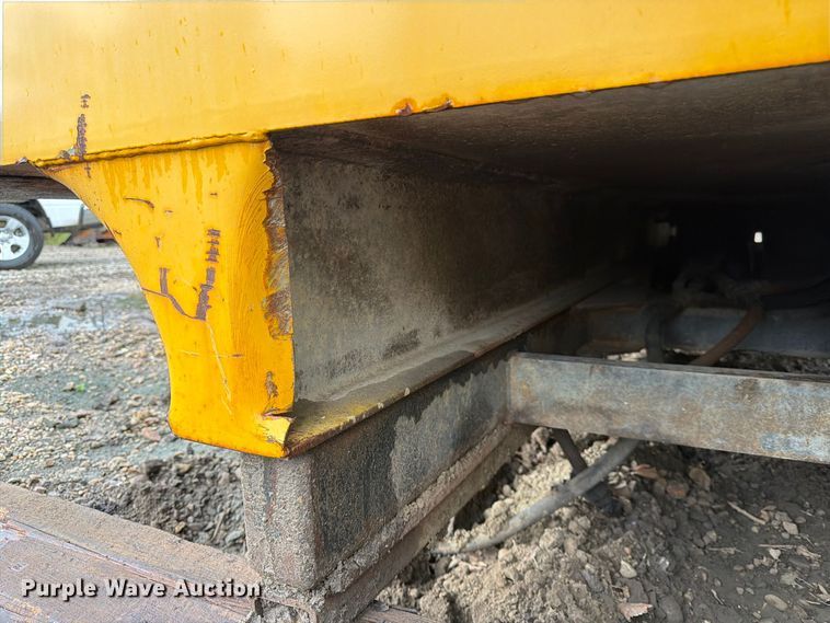 image for item ES1127 Dump truck bed