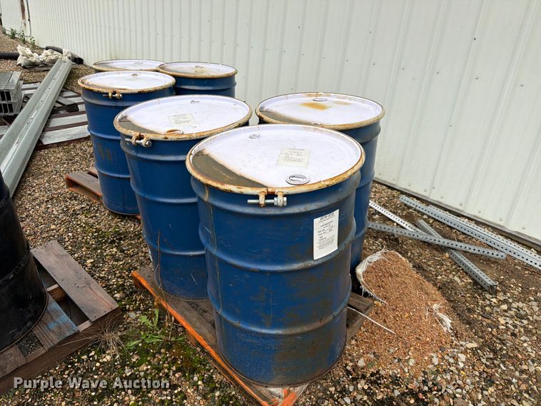 image for item ES1129 (6) barrels of road marking paint