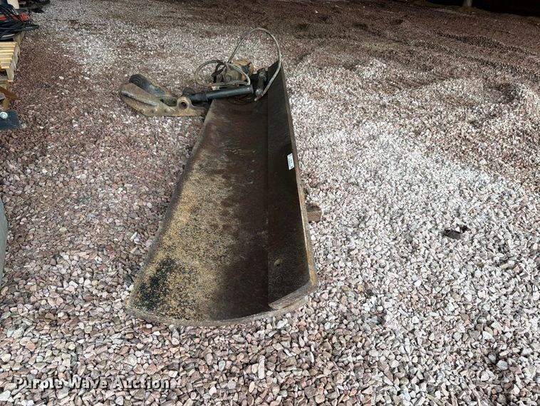 image for item ES1136 Mid-mount plow