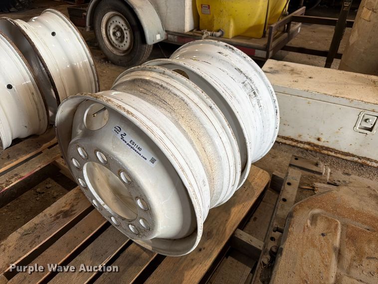 (2) wheels