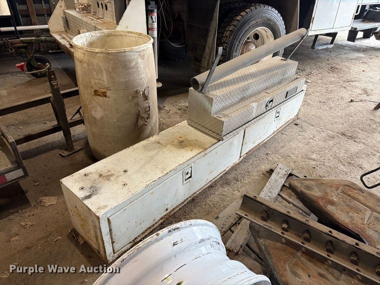 (2) toolboxes