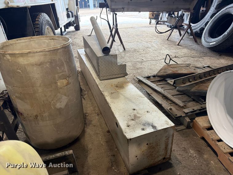image for item ES1142 (2) toolboxes