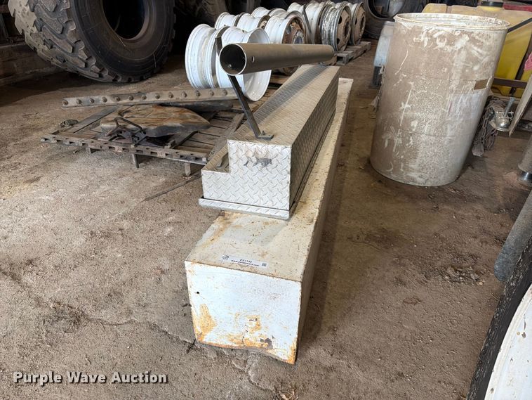 image for item ES1142 (2) toolboxes