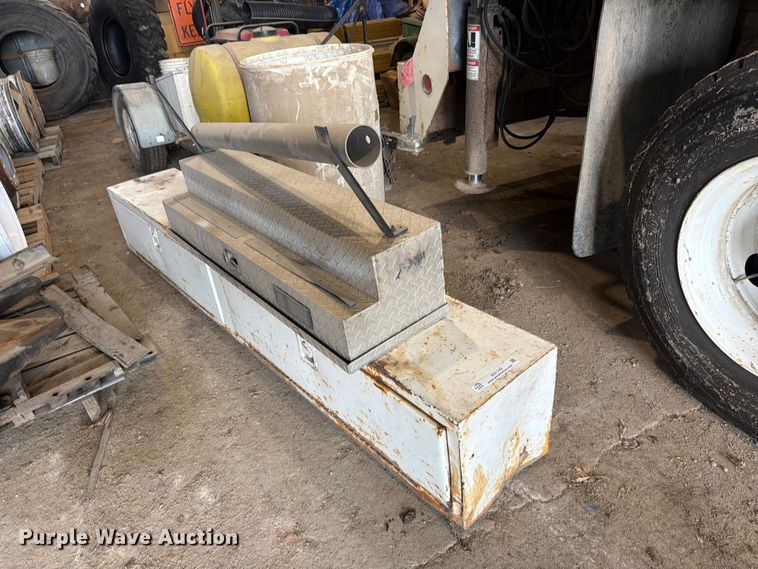 image for item ES1142 (2) toolboxes
