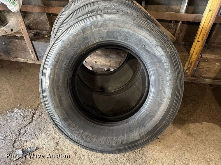 image for item ES1143 (3) Uniroyal RD30 11R24.5 tires