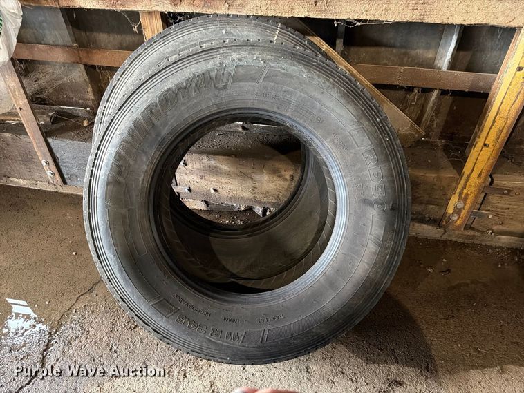 image for item ES1143 (3) Uniroyal RD30 11R24.5 tires