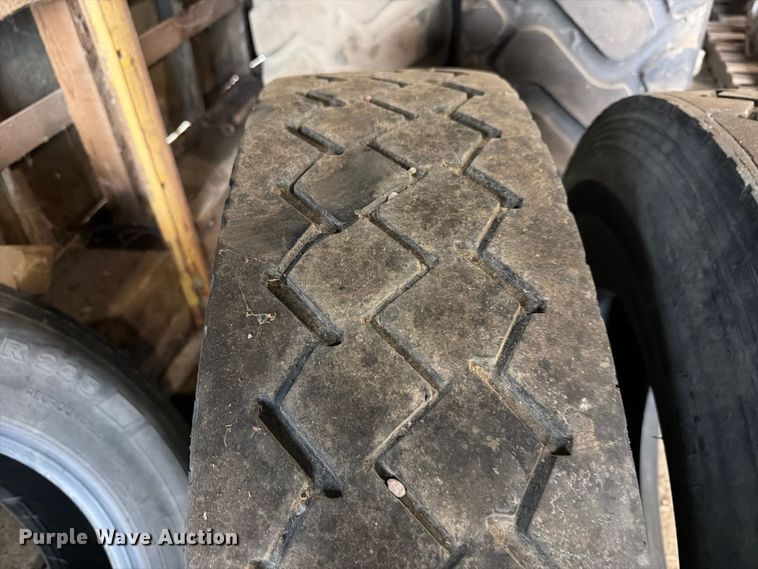 image for item ES1143 (3) Uniroyal RD30 11R24.5 tires