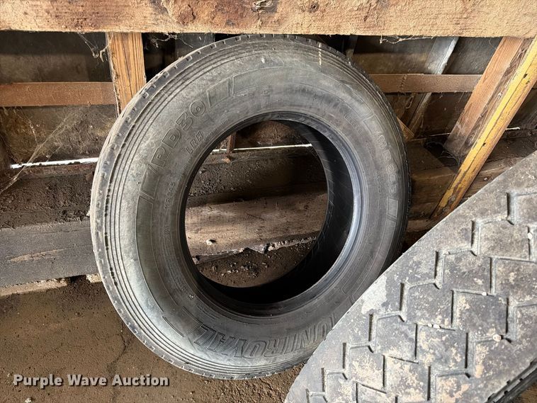 image for item ES1143 (3) Uniroyal RD30 11R24.5 tires